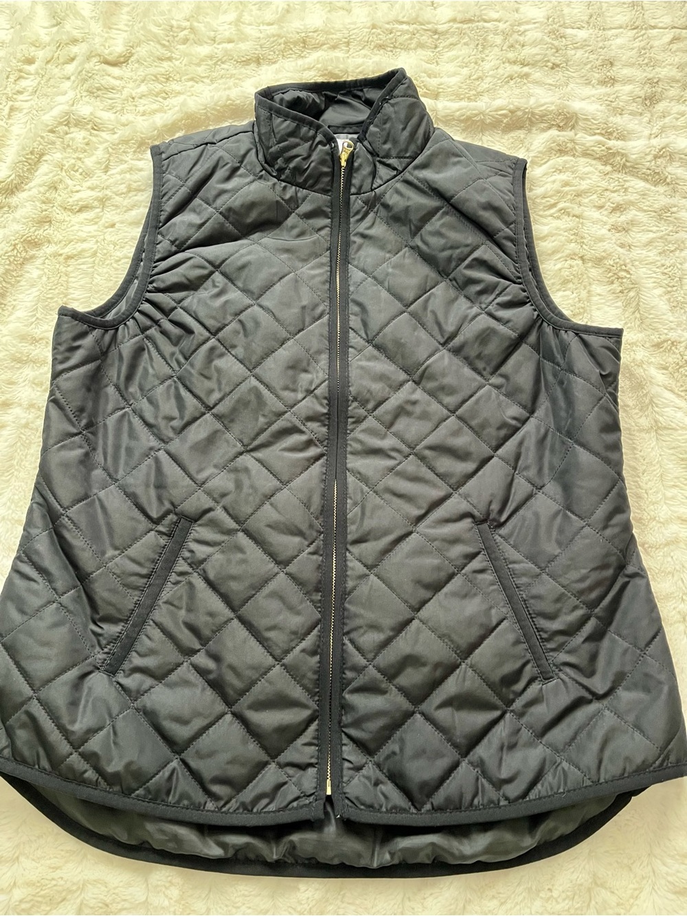 Old Navy Women’s Quilted Sleeveless Puffer Vest - Black